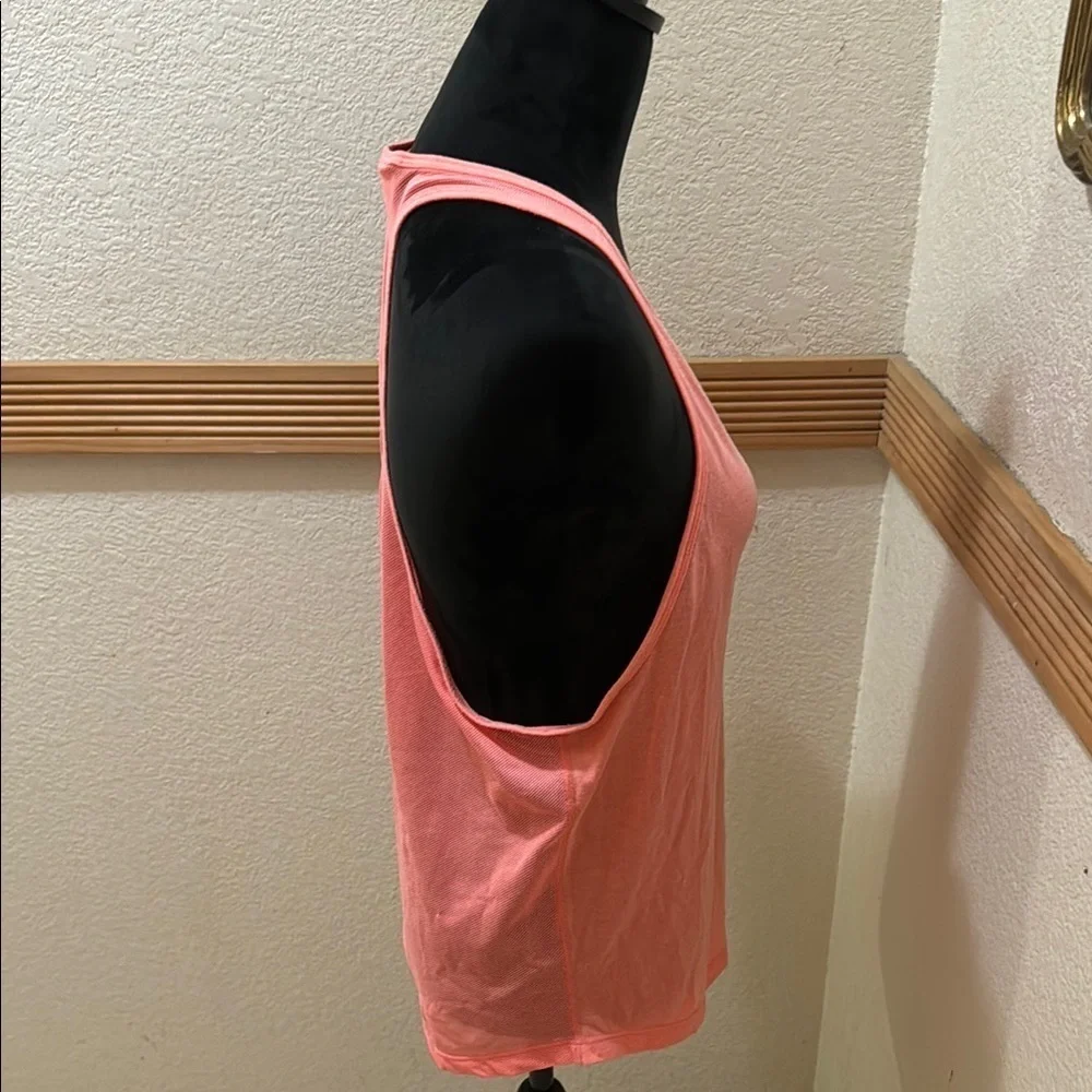 Bundle of 2 Nike Women's Pink and Coral Tank Tops Size S!!